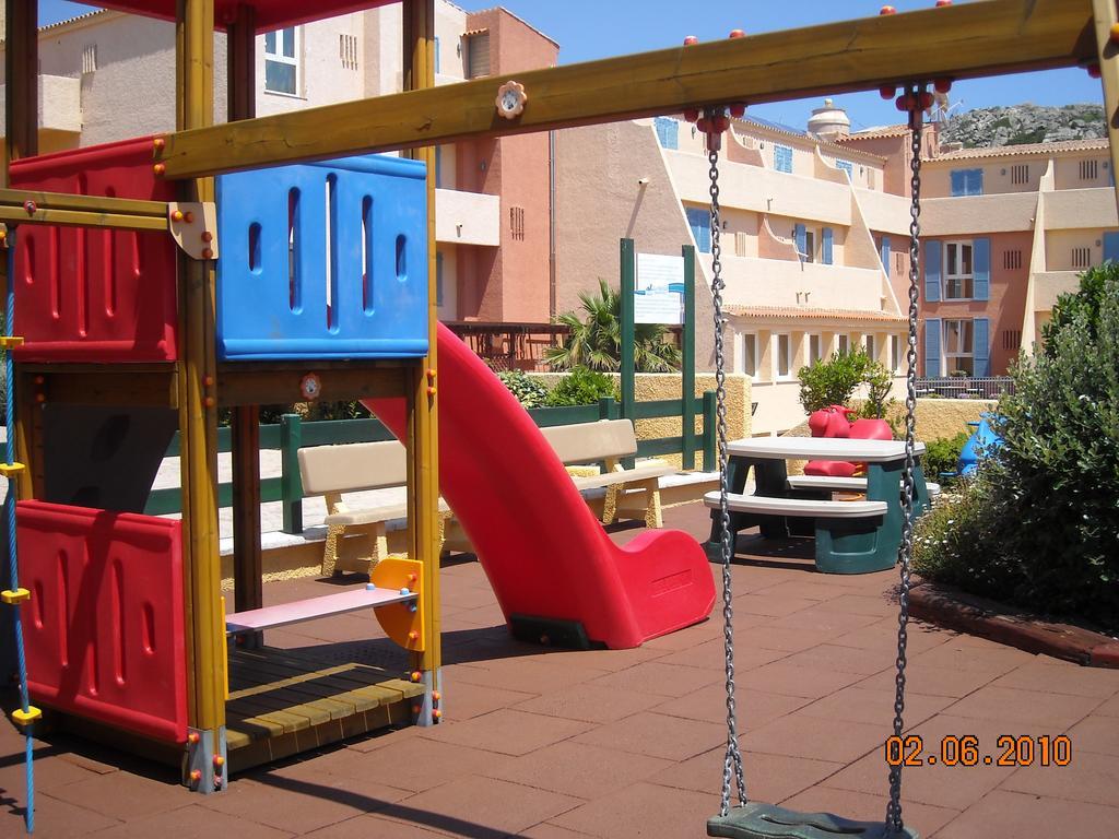 Le Nereidi Hotel & Residence Con Piscina-Tennis-Fitness-Parcheggio Coperto-Sala Conferenze Ла Мадалена Екстериор снимка