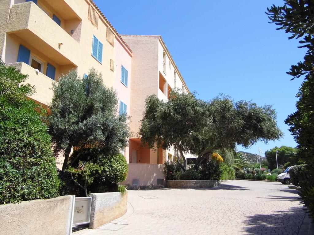 Le Nereidi Hotel & Residence Con Piscina-Tennis-Fitness-Parcheggio Coperto-Sala Conferenze Ла Мадалена Екстериор снимка