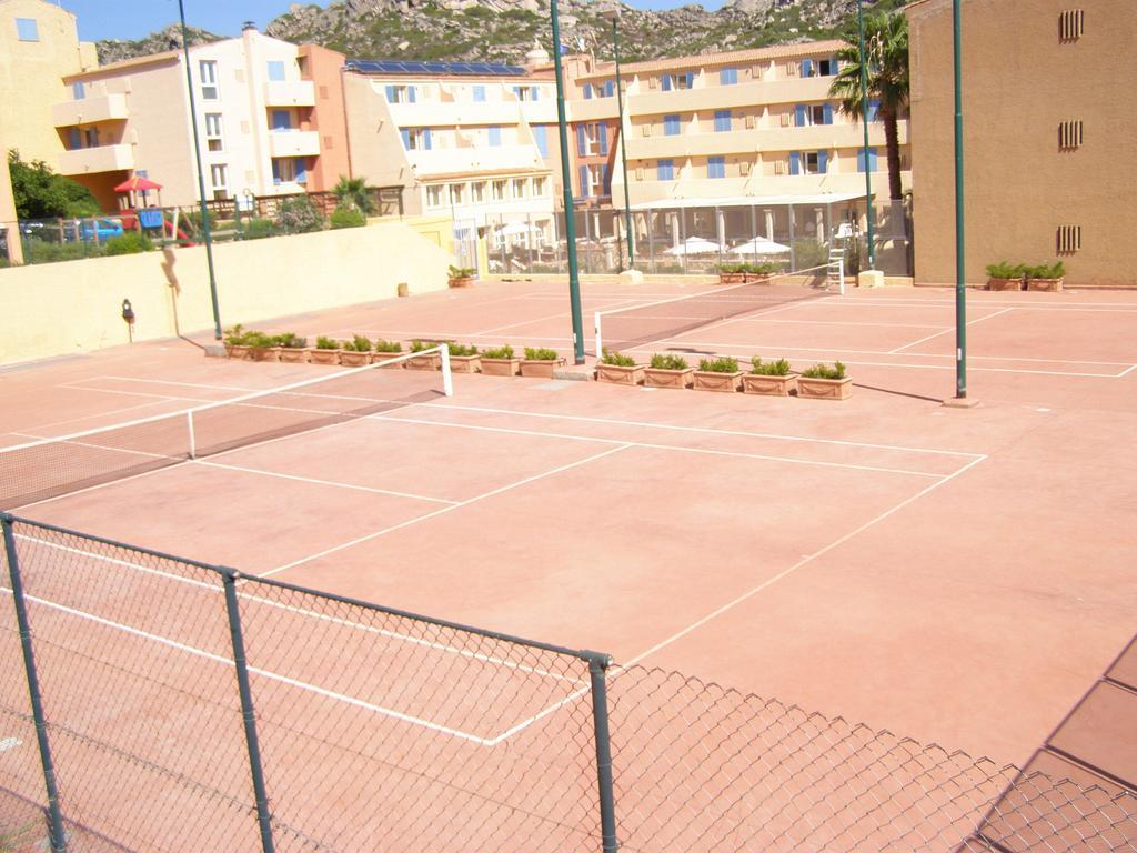 Le Nereidi Hotel & Residence Con Piscina-Tennis-Fitness-Parcheggio Coperto-Sala Conferenze Ла Мадалена Екстериор снимка