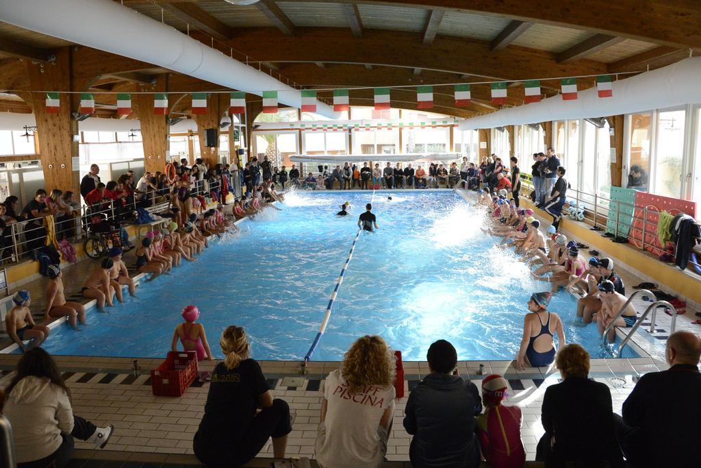 Le Nereidi Hotel & Residence Con Piscina-Tennis-Fitness-Parcheggio Coperto-Sala Conferenze Ла Мадалена Екстериор снимка