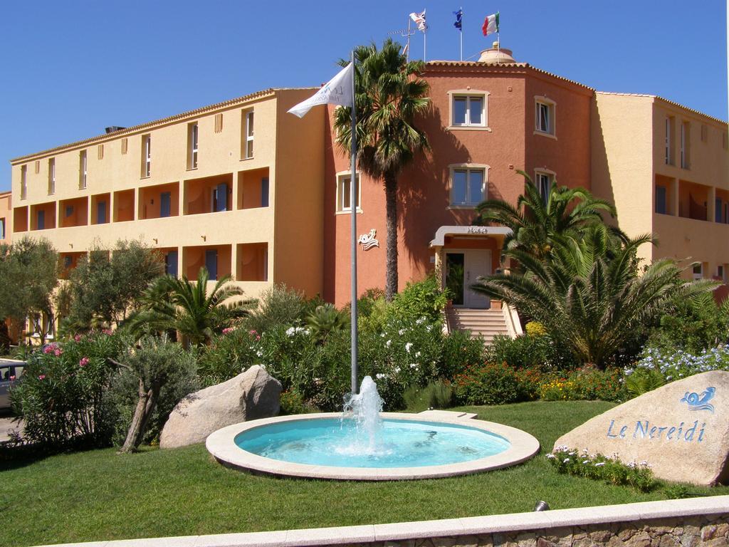 Le Nereidi Hotel & Residence Con Piscina-Tennis-Fitness-Parcheggio Coperto-Sala Conferenze Ла Мадалена Екстериор снимка