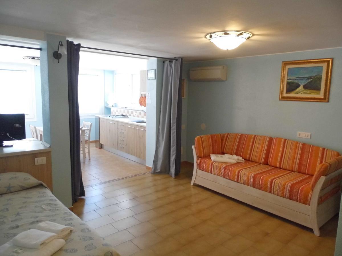 Le Nereidi Hotel & Residence Con Piscina-Tennis-Fitness-Parcheggio Coperto-Sala Conferenze Ла Мадалена Екстериор снимка